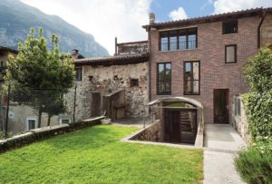 HF31-Irish-pub-Old-Castle